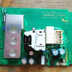 Płyta sterująca pralki Whirlpool z widocznym oznaczeniem L2524. Może być powiązana z błędem F08.