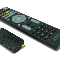 Odbiornik DVB-T i pilot marki Wiwa – nowoczesne rozwiązanie dla telewizji naziemnej bez anteny.