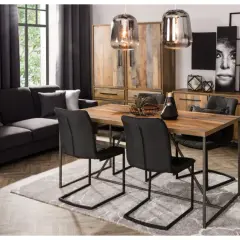 Jakie dodatki do czarnych mebli w salonie? 7 inspirujących porad