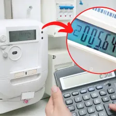 Kalkulator pokazuje odczyt licznika energii elektrycznej 2005.649 kWh. Sprawdzanie kody obis.
