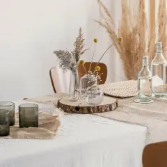 Stylowy stolik w salonie: magiczne dodatki, które zachwycą każdego gościa
