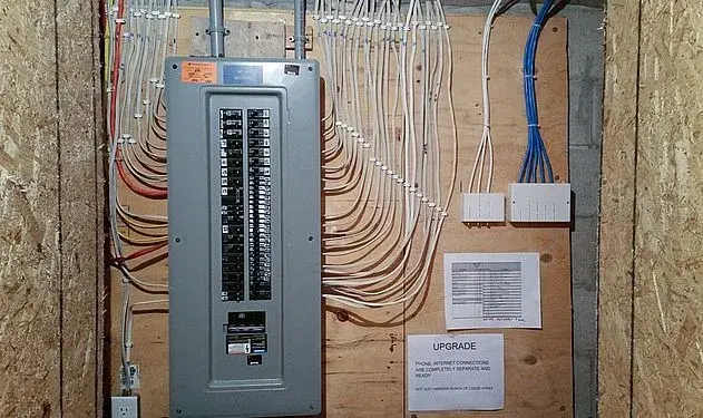 Skrzynka Elektryczna: Jak Wybrać i Zamontować? Ważne Wskazówki