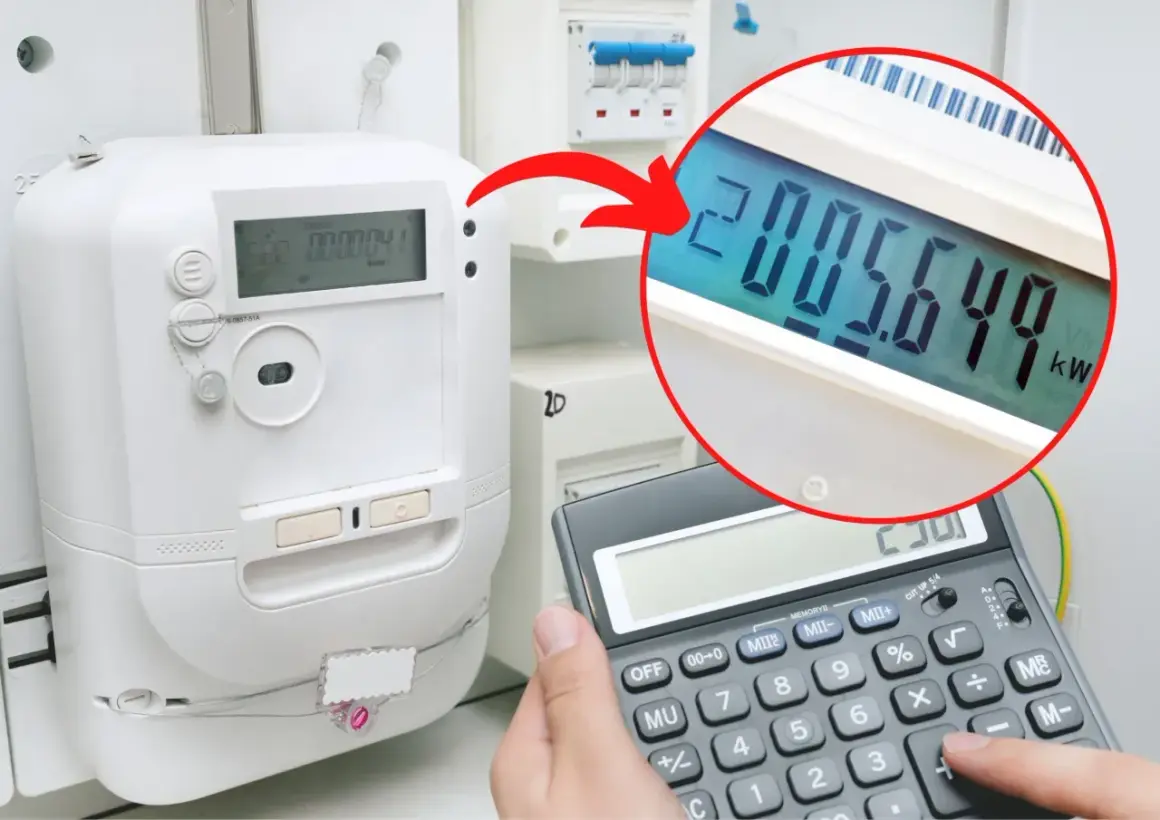 Kalkulator pokazuje odczyt licznika energii elektrycznej 2005.649 kWh. Sprawdzanie kody obis.