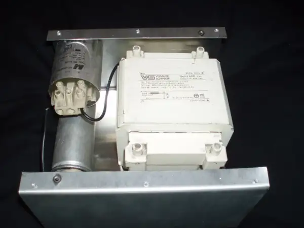 Statecznik VOSSLOH SCHWABE NaHJ400.244 do lamp sodowych lub metalohalogenkowych, 400W, 230V.